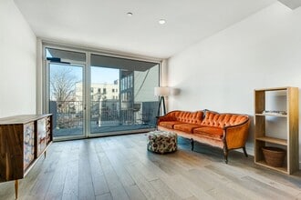 Building Photo - 630 Lorimer St