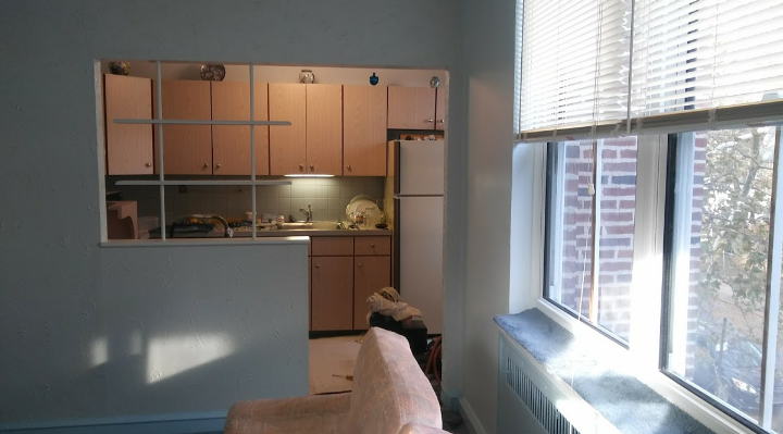 Looking at the kitchen from the spacious living room - 334 Richfield Rd