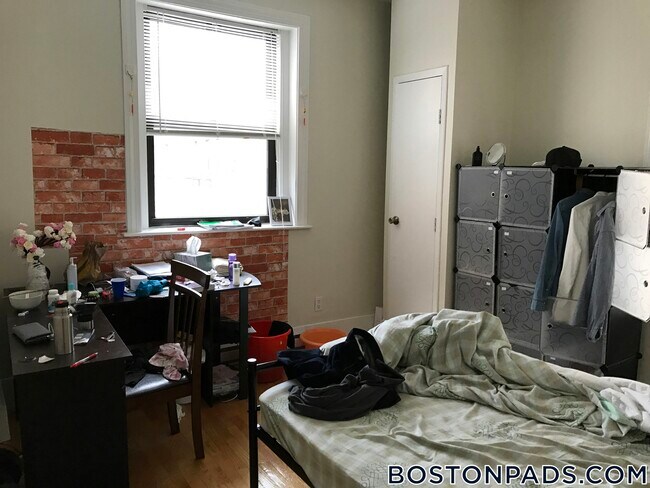 Building Photo - 1283 Commonwealth Ave