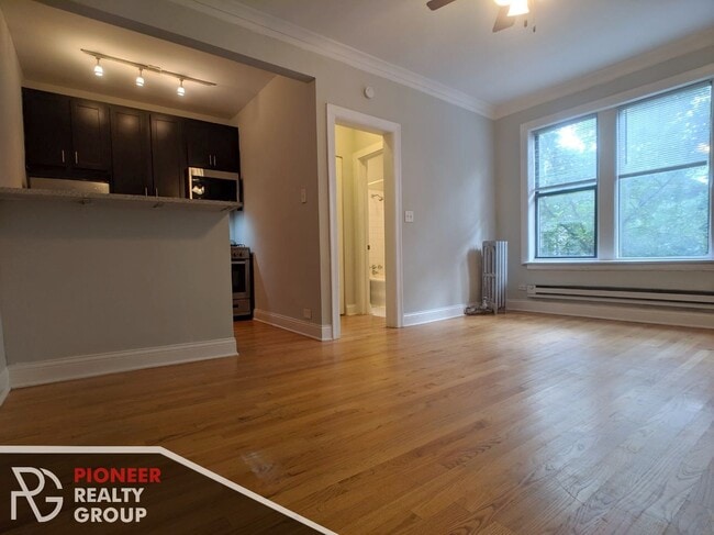 Building Photo - 4616 N Paulina St