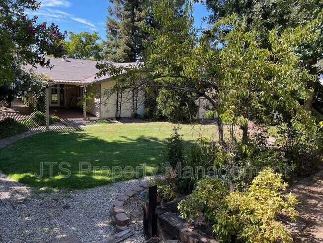 Foto del edificio - 6830 Mellodora Dr