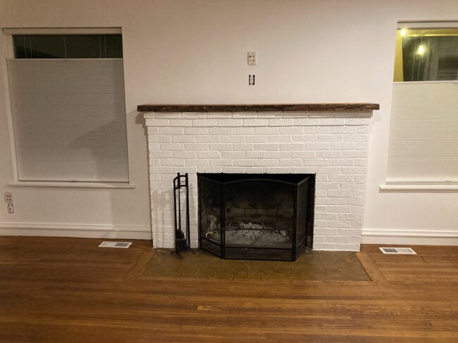 Building Photo - 236 NE Lombard St