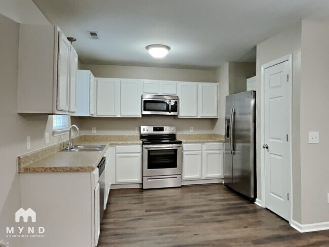 Foto del edificio - 466 Barewood Dr