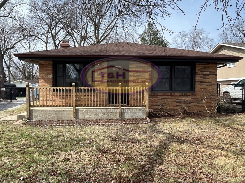 220 N Eaton Ave, Indianapolis, IN 46219 House Rental in Indianapolis