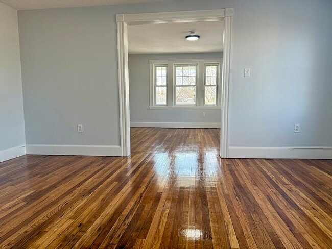 Building Photo - 5 Park St