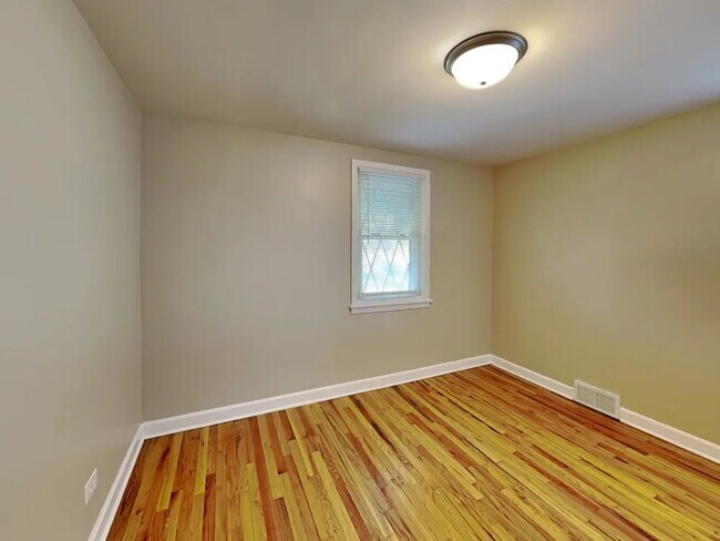Foto del edificio - 4511 Wesley Terrace