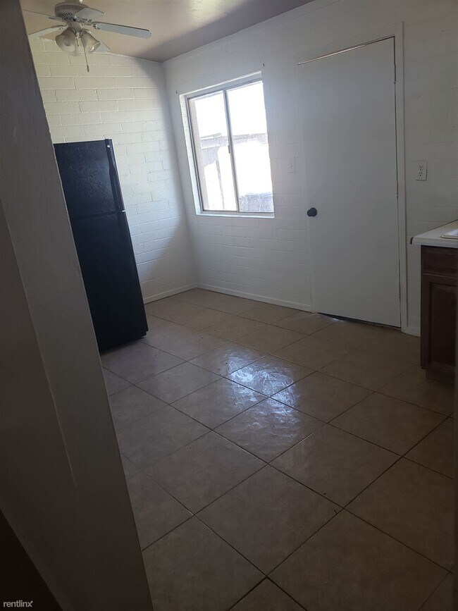 Foto del edificio - 3 br, 1 bath House - 3900 W Shira St