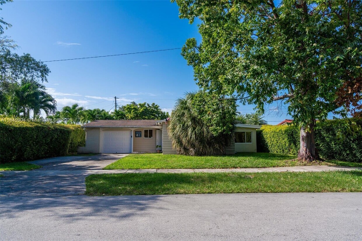 Foto principal - 8475 SW 43rd St