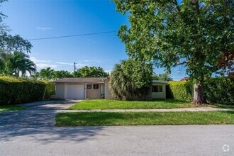 Building Photo - 8475 SW 43rd St