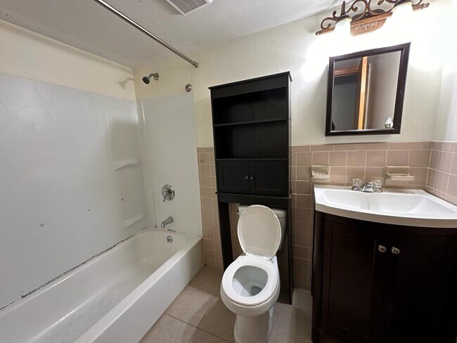 Building Photo - 5 Louisburg Square, 7