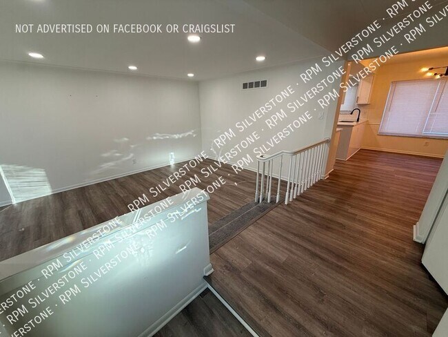 Foto del edificio - 5681 Skylite Ln