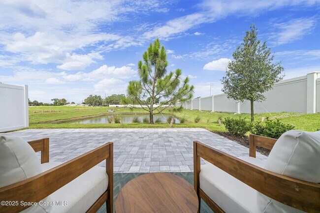 Foto del edificio - 1330 Windchime Ln