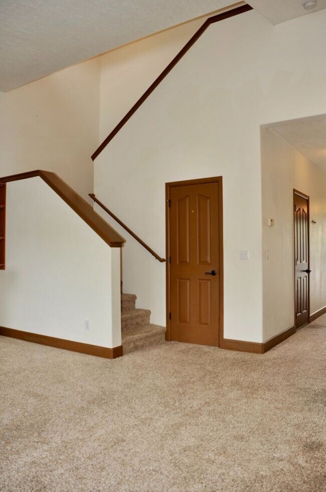 Foto del edificio - 3 bed 2.5 bath Townhome with A/C & gas fireplace
