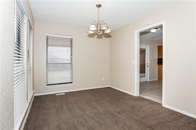 Foto del edificio - 9313 S Land Ave