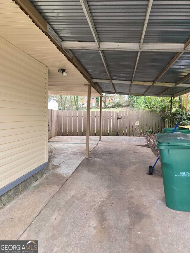 849 Spring Valley Dr Forest Park, GA 30297 Alquileres en Forest Park