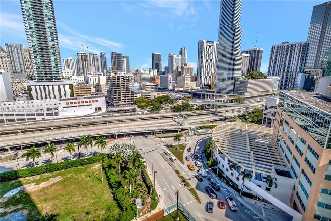 Foto del edificio - 350 S Miami Ave