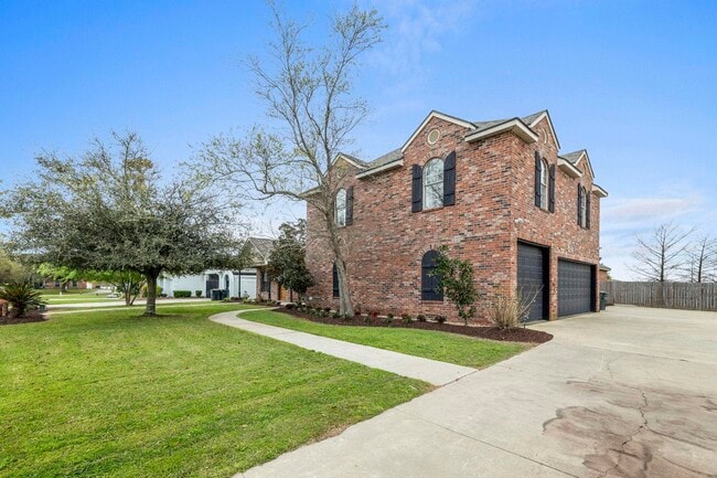 Building Photo - 4329 Edgewater Dr