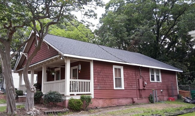 Foto del edificio - 1704 Harrill St