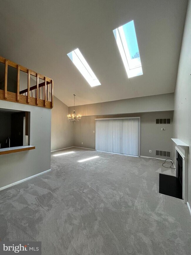 Building Photo - 606 Mountainview Dr