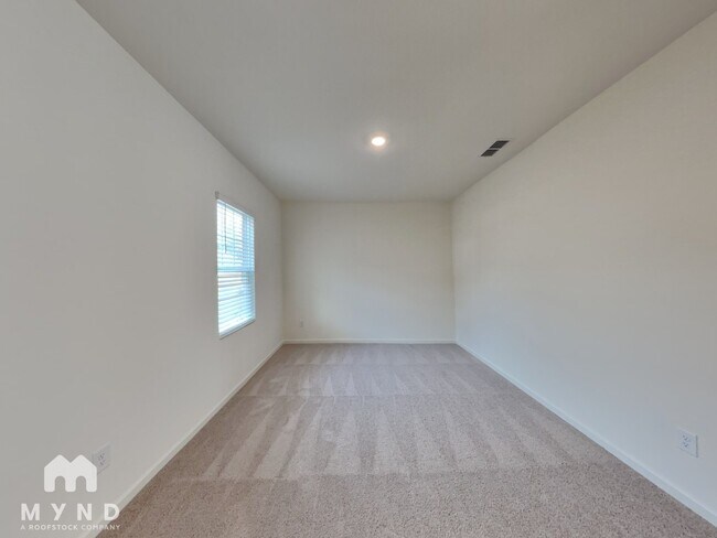 Foto del edificio - 424 Cottontail Ln