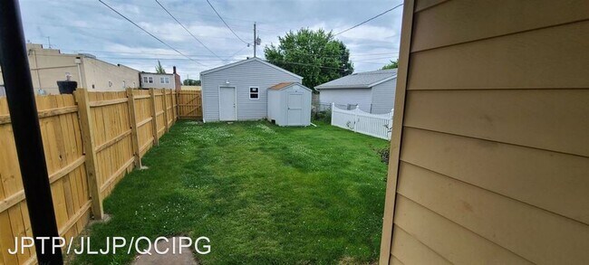 Building Photo - 2 br, 1 bath House - 550 17th Ave