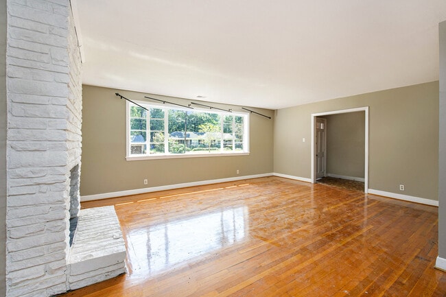 Building Photo - 1615 Culpepper Cir