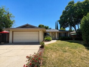 Building Photo - 3440 La Jolla Way