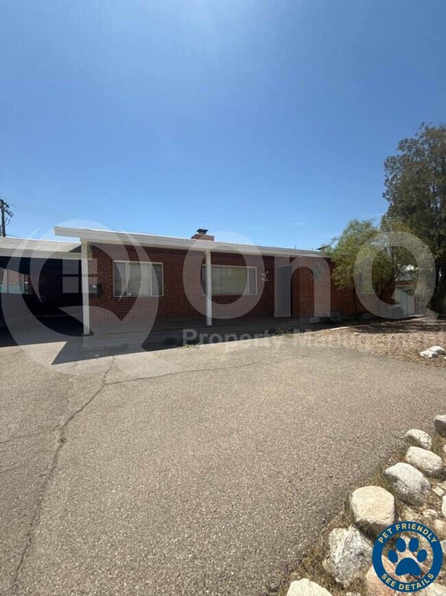 Building Photo - 2212 E La Mirada St