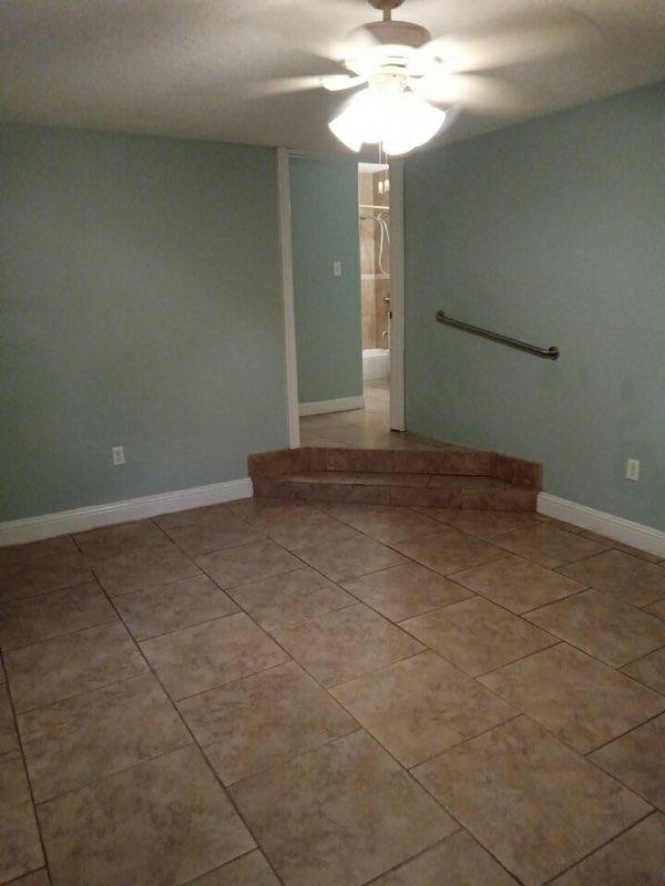 Foto del edificio - 230 Cherry Ln