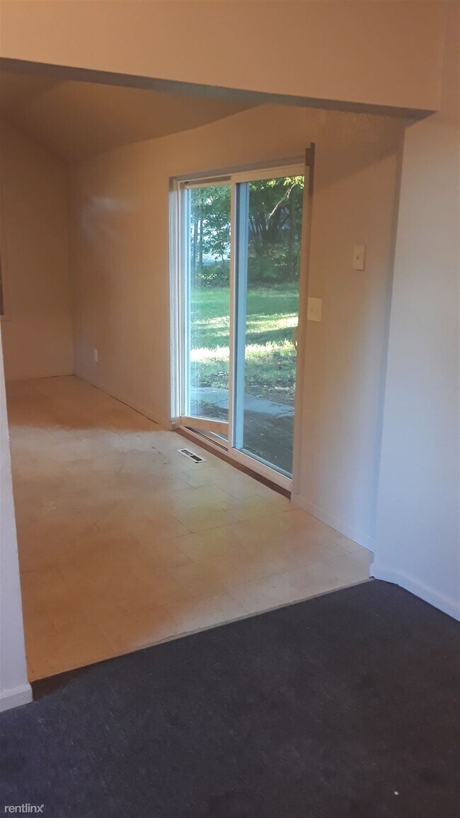 Building Photo - 3 br, 1 bath House - 780 Wood St.