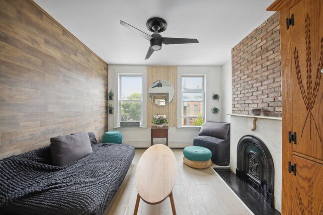 Foto del edificio - 321.5 Pavonia Ave