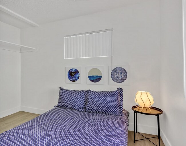 Foto del edificio - 1646 J St