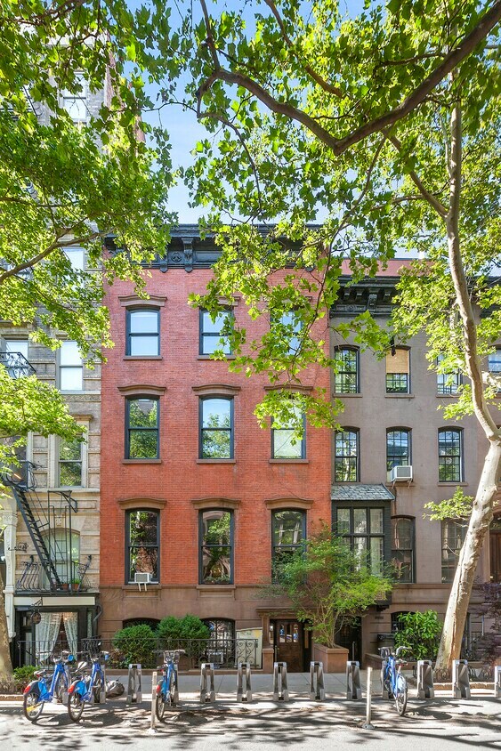 Primary Photo - 75 Perry St