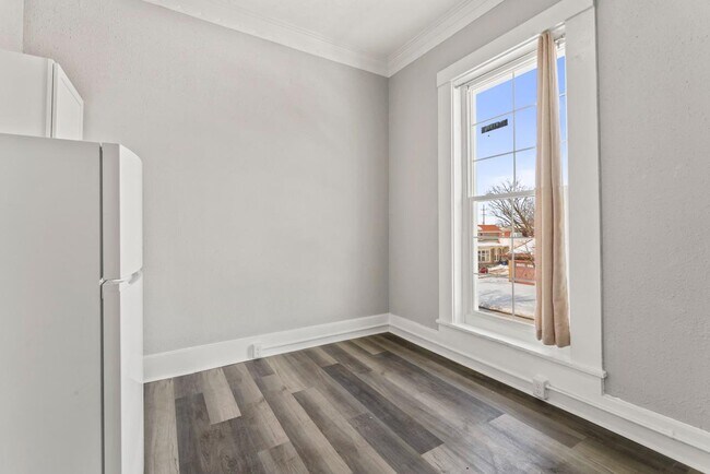 Foto del edificio - 621 E Main St