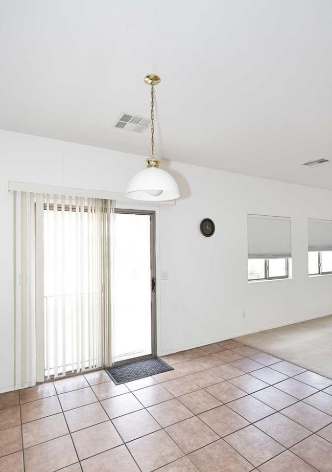 Building Photo - 5608 E Lush Vista View