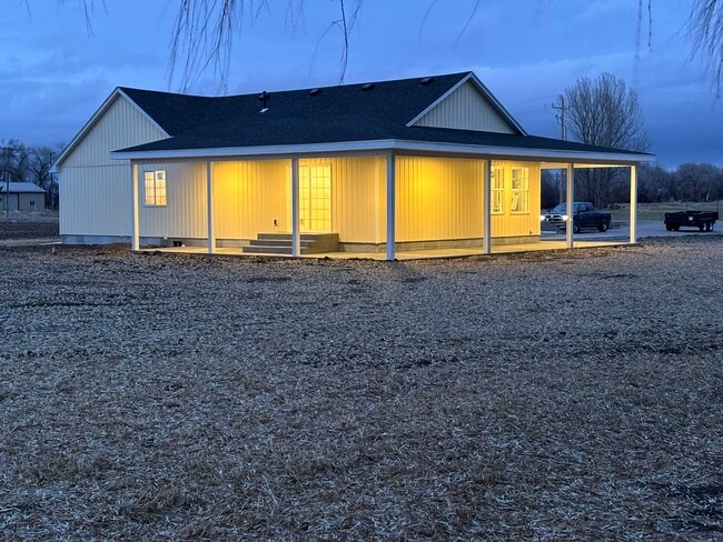 Building Photo - 5265 S 4300 W