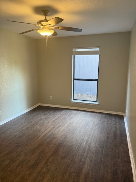 Building Photo - 6711 S Creek Dr