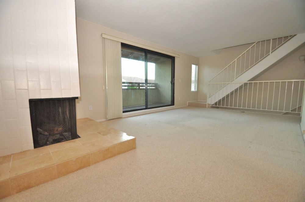 Primary Photo - 105 Iris Ln