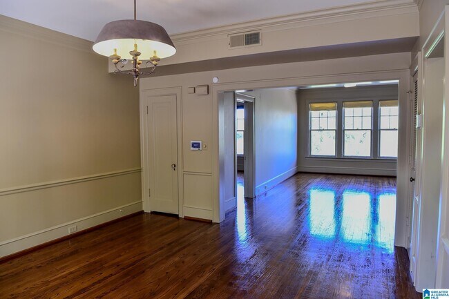Foto del edificio - 3015 Highland Ave