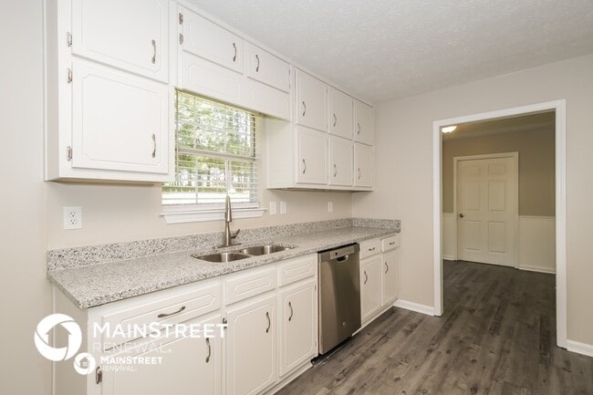 Building Photo - 411 Grove Pointe Ct