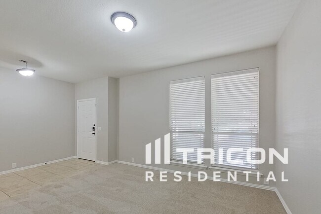 Foto del edificio - 9304 Harrell Dr