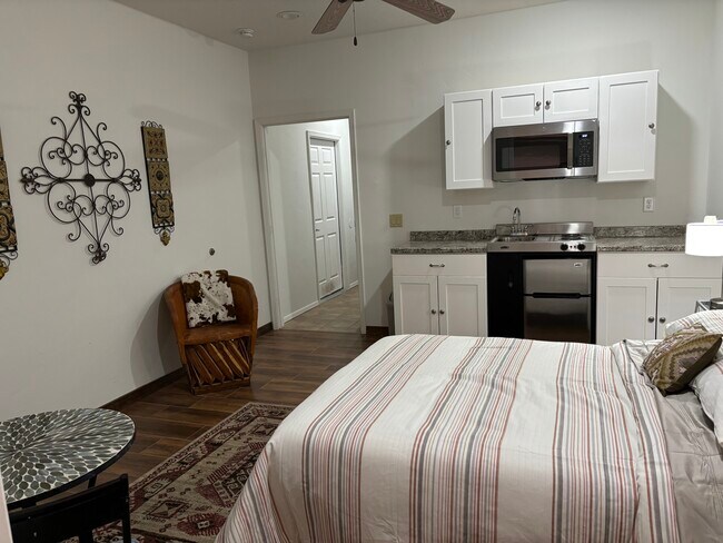 Building Photo - 2125 Via Tesoro