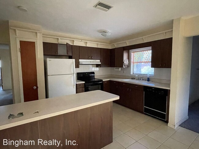Building Photo - 4 br, 3 bath House - 13351 10th Street