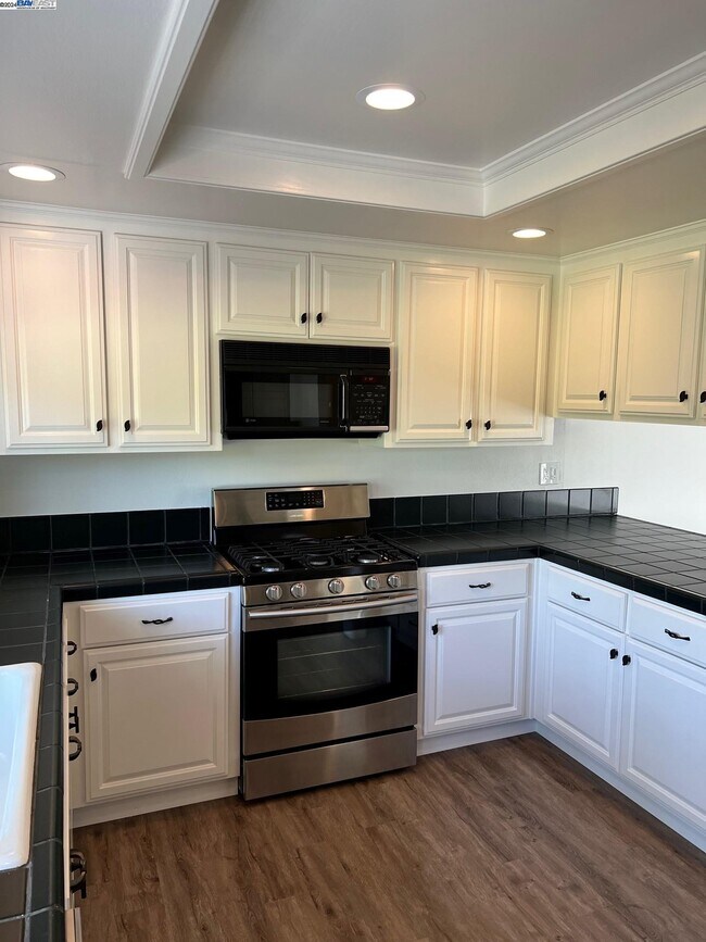 Foto del edificio - 535 Cambrian Way