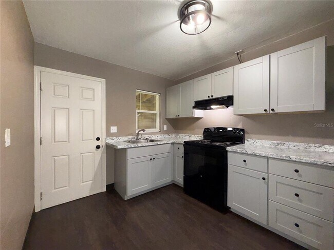 Foto del edificio - 305 Marker St