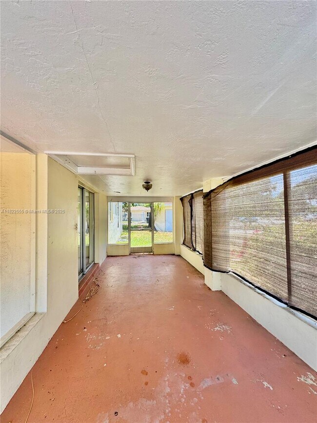 Foto del edificio - 2100 NE 173rd St