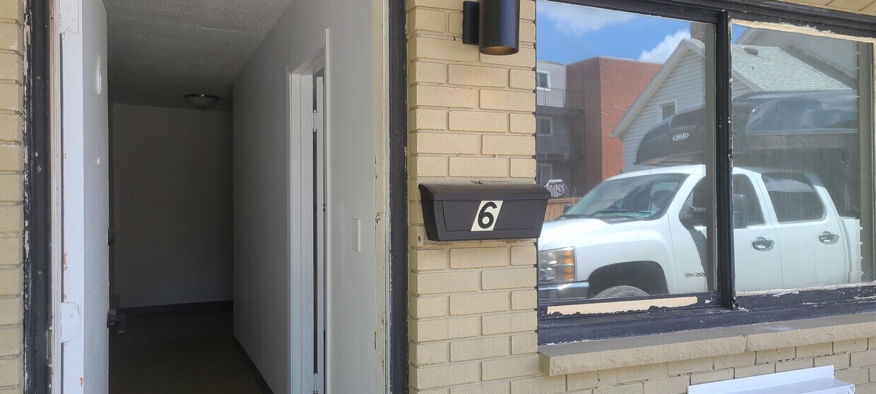 Photo principale - 3173 Sandwich St.