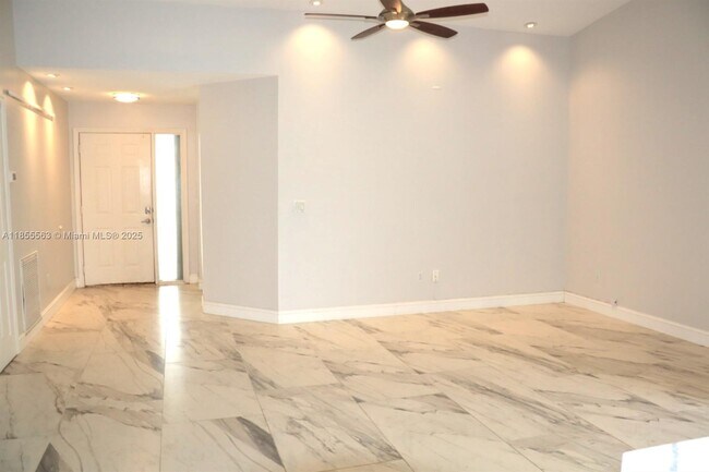 Foto del edificio - 710 SE 22nd Ln