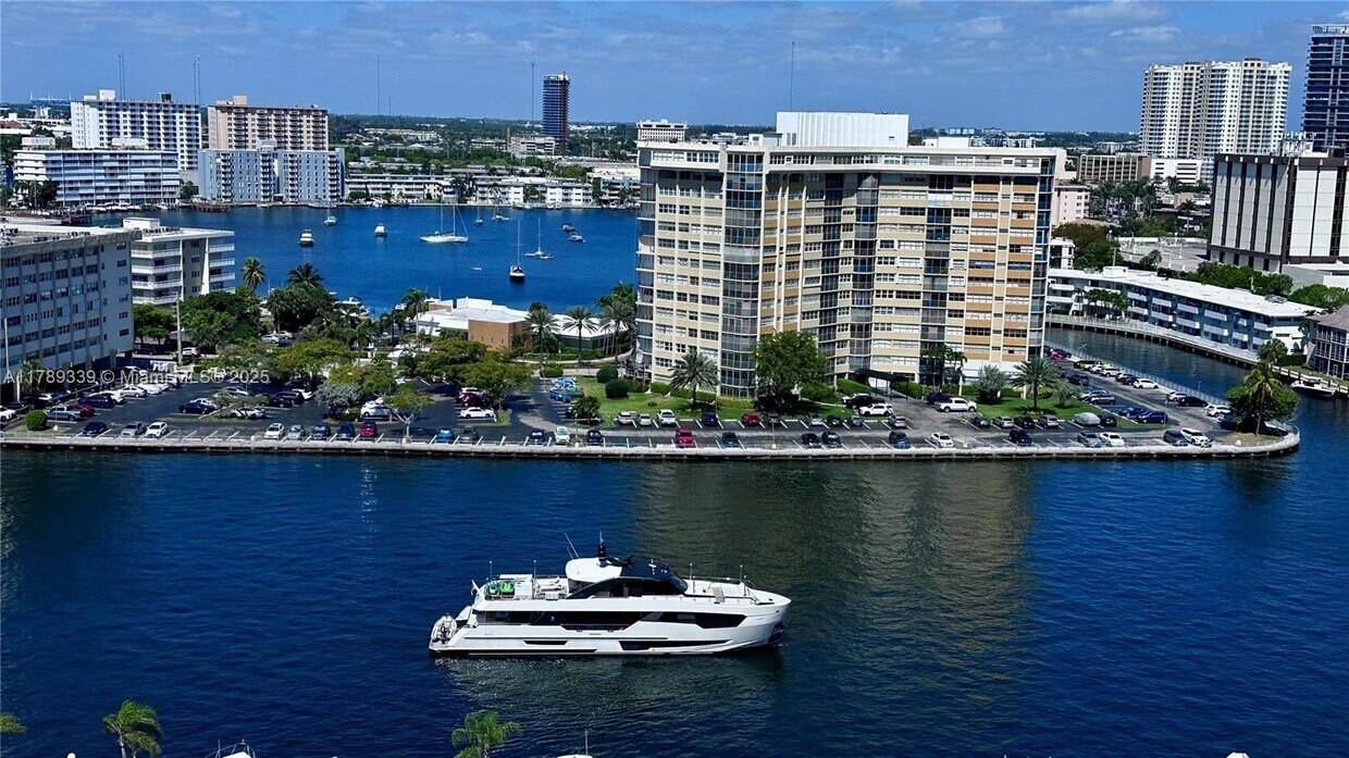 Foto principal - 1865 S Ocean Dr