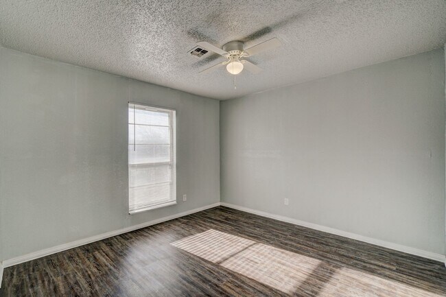 Foto del edificio - 3 bed 1 bath in Moore!